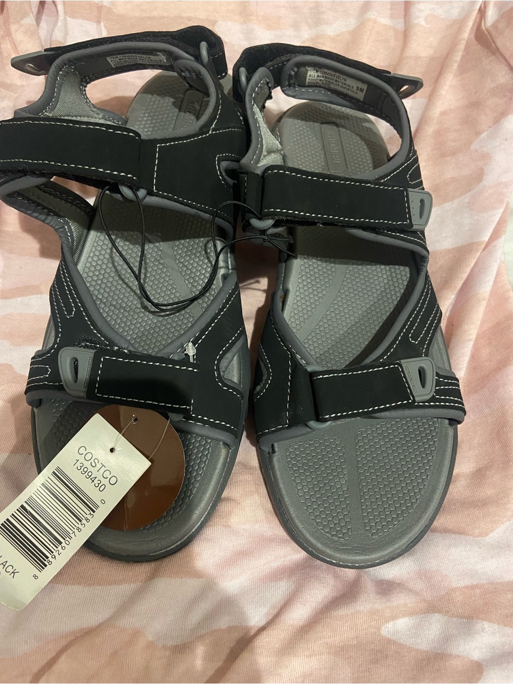 Khombu Black and Gray Men's Sport Sandals